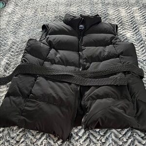 GAP Black Down Puffer Vest
